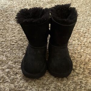 Toddler UGGs Mini Bailey Bow boot